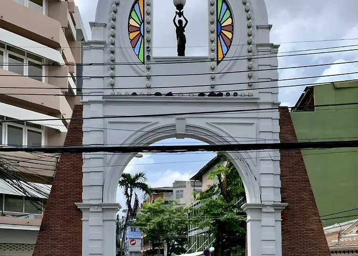 Mitr Khaosan - ถนนข้าวสาร 아파트 *