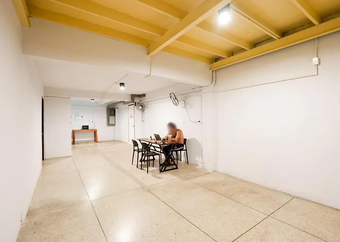 아파트 Mitr Khaosan - ถนนข้าวสาร *